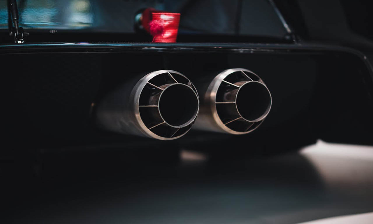 car exhaust image